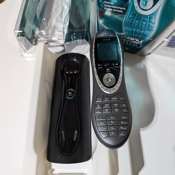 Logitech Harmony 880 Universal Remote - Picture 4 of 5